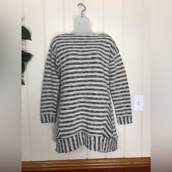 Beige & Blue Stripe Knit LS Sweater Blouse
Ladies Medium 8 - 10
100% Cotton - Picture 14 of 16